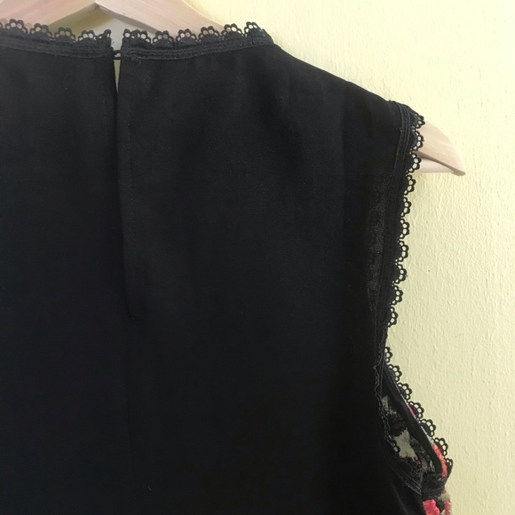 SOLD Floral Embroidered Tank Top - Picture 4 of 4